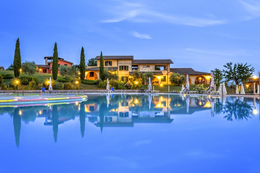 Pian Dei Mucini Resort Il Borgo Massa Marittima Luaran gambar