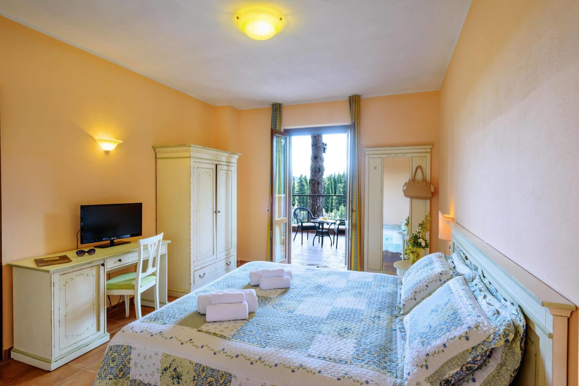 Pian Dei Mucini Resort Il Borgo Massa Marittima Luaran gambar